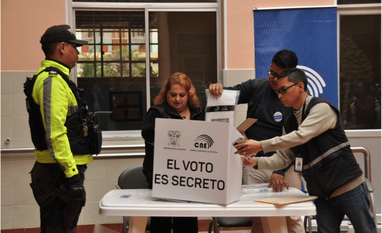  CNE convoca al referéndum para el domingo 16 de noviembre, con dos preguntas en firme
