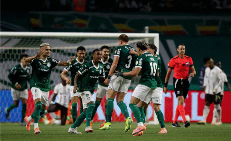Liga de Quito fue humillado 4-0 en Brasil y Palmeiras es el finalista de la Copa Libertadores 2025
