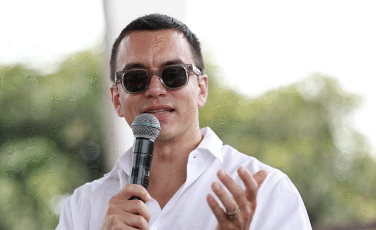  Noboa siembra la duda sobre el motivo de la visita de Petro a Manta tras su investidura: «No fue a nada bueno»