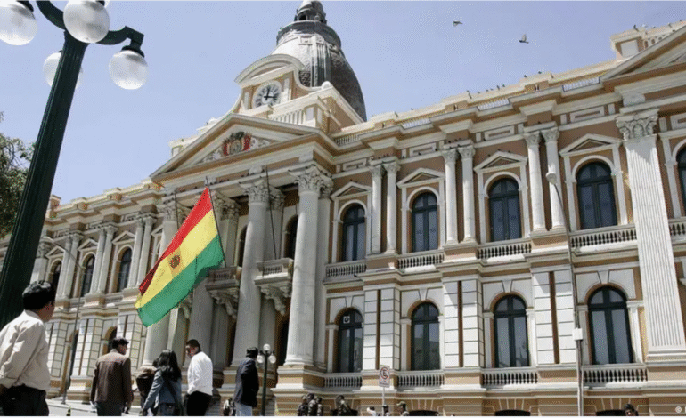  Bolivia: ordenan de detener a magistrados “autoprorrogados” 