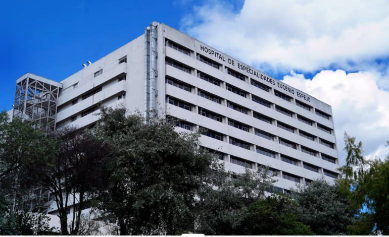  Crisis en hospitales de Pichincha reduce cirugías de 6.000 a 3.000 y abastecimiento al 30 %, según gremios
