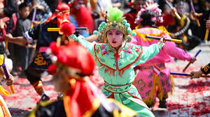 Danza china del dragón y del león marca nuevo hito en Argentina al incorporar modalidad sobre postes