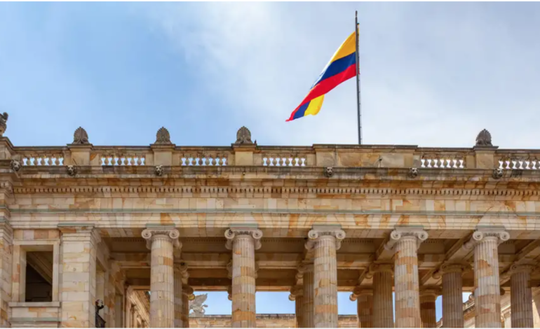  Prisión para dos congresistas en Colombia por corrupción