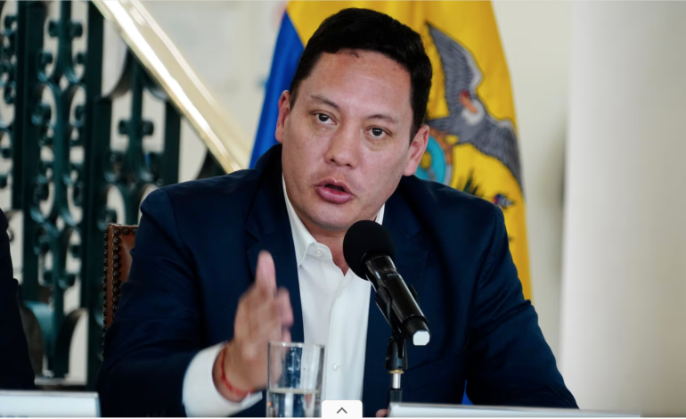  Alcalde de Cuenca informó de allanamiento en su vivienda por presuntas inconsistencias en movimientos financieros