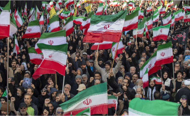  El rugido del pueblo iraní: «Ni compromiso, ni rendición» frente a EE.UU.