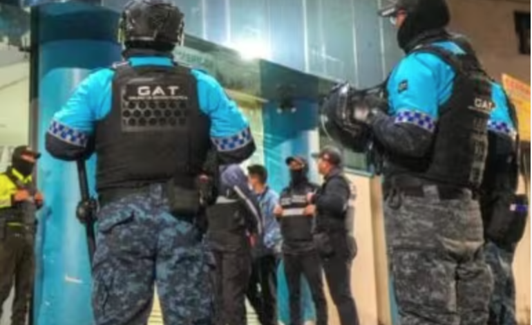  Intervenciones en el sur de Quito dejan 33 celulares decomisados y 31 cédulas de identidad retiradas