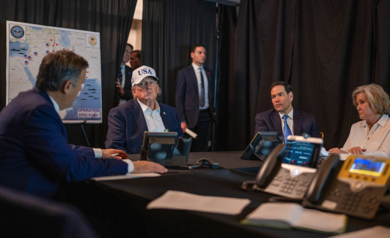  «Cosas que explotan»: los videos que moldean la visión de Trump sobre la guerra con Irán