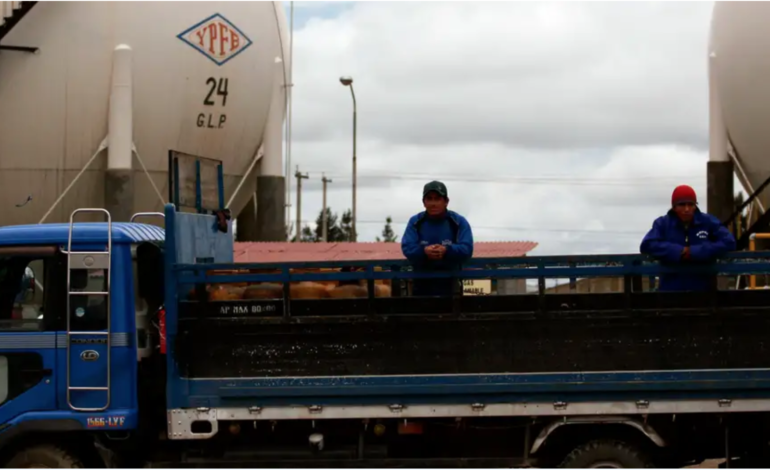 Bolivia cambia presidente de estatal YPFB en medio de crisis