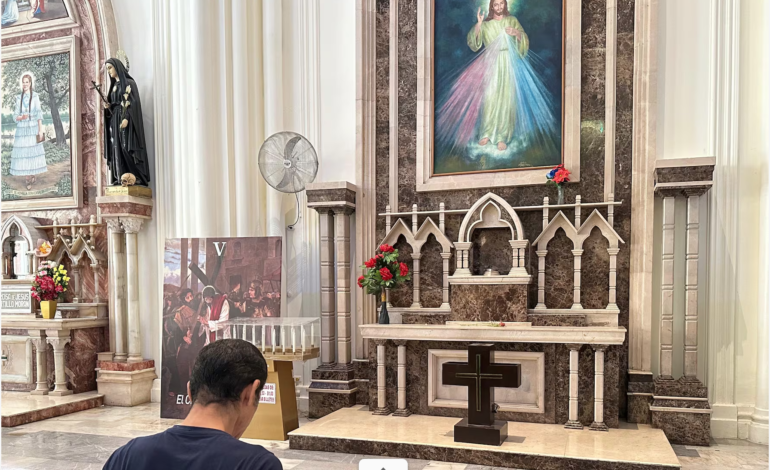  ‘Jesús siempre busca una forma diferente de llegar a nosotros’: fieles explican cómo viven la fe en Semana Santa