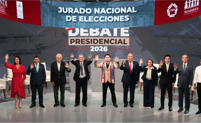  Candidatos de derecha lideran encuestas en Perú