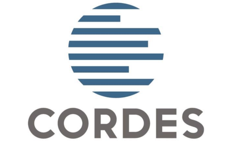  CORDES: Ecuador enfrenta caída de ingresos y alta informalidad mientras mercados globales se fortalecen
