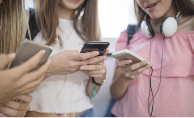  El inesperado resultado de la prohibición de teléfonos móviles en las escuelas