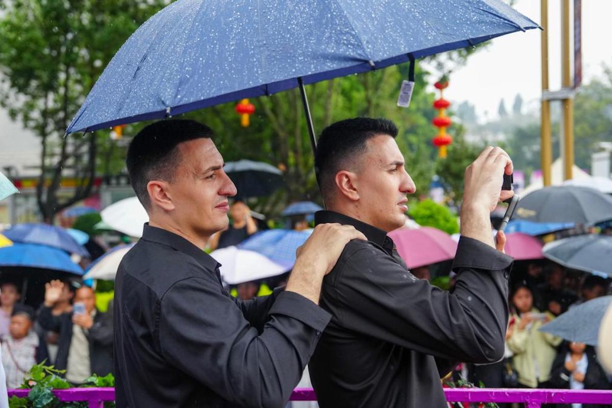 China ordena suspensión total de producción de fuegos artificiales tras mortal explosión