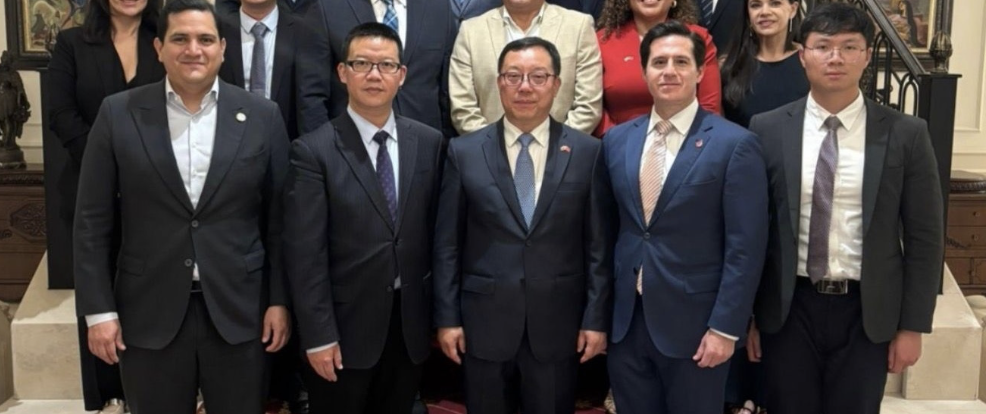 Embajador Sun Xiangyang fortalece vínculos comerciales entre China y Ecuador durante visita a Guayaquil