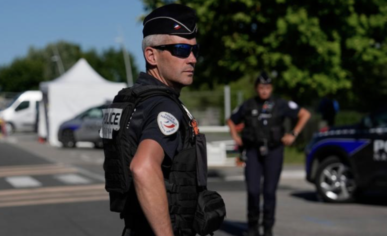  Once muertos al estrellarse un avión civil en Francia
