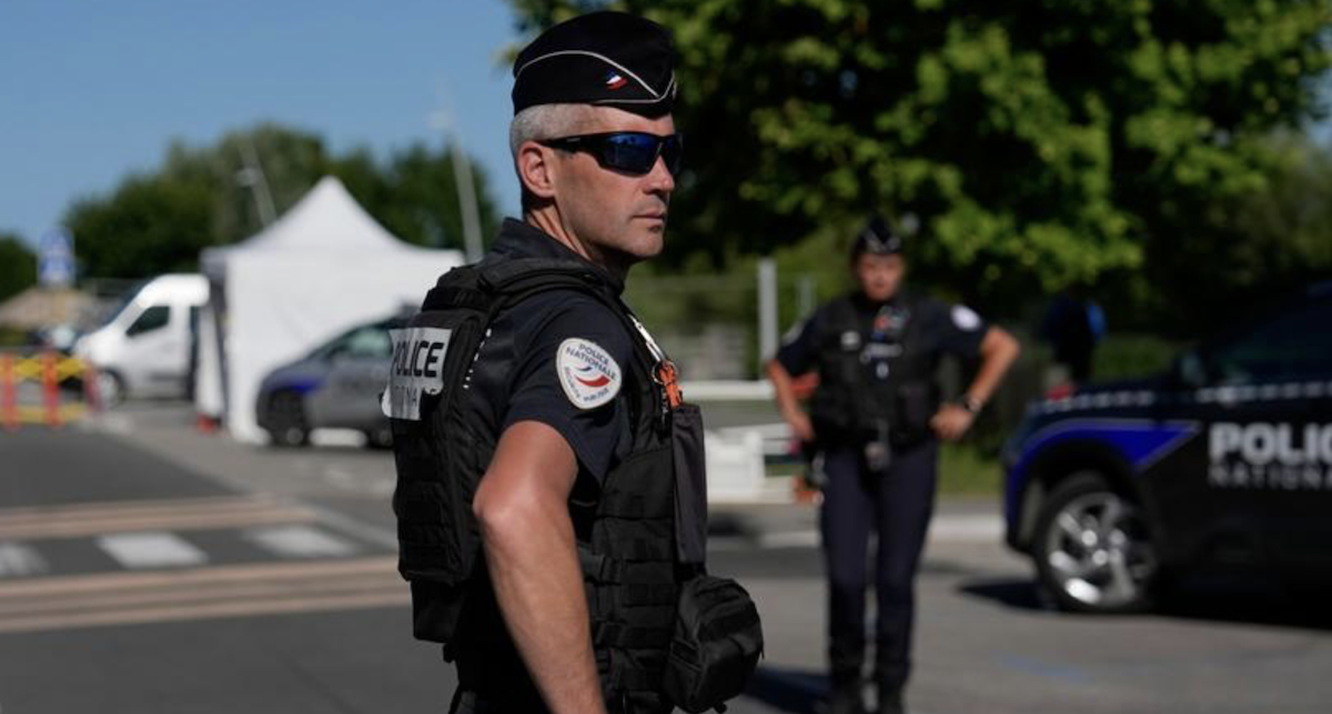 Once muertos al estrellarse un avión civil en Francia