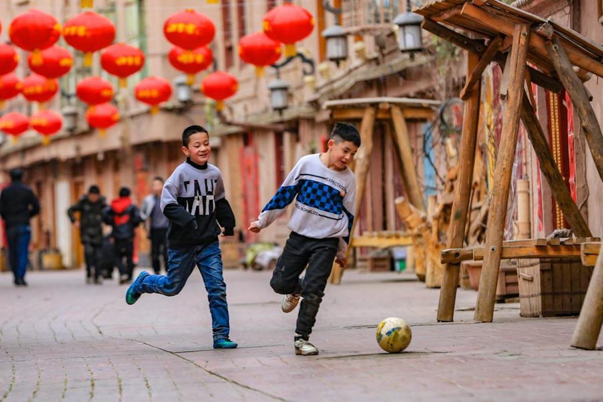 Ley china sobre etnias protege derechos de empleados y emprendedores que se desplazan entre regiones