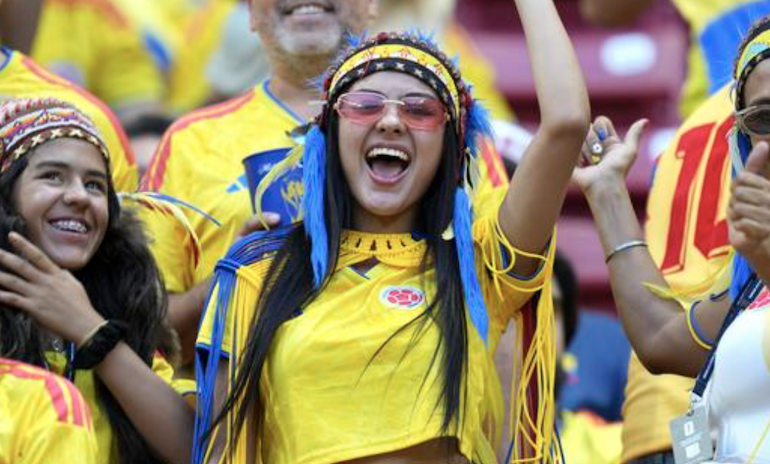  Colombia festeja por todo lo alto. Derrota a RDCongo y clasifica a la siguiente ronda.