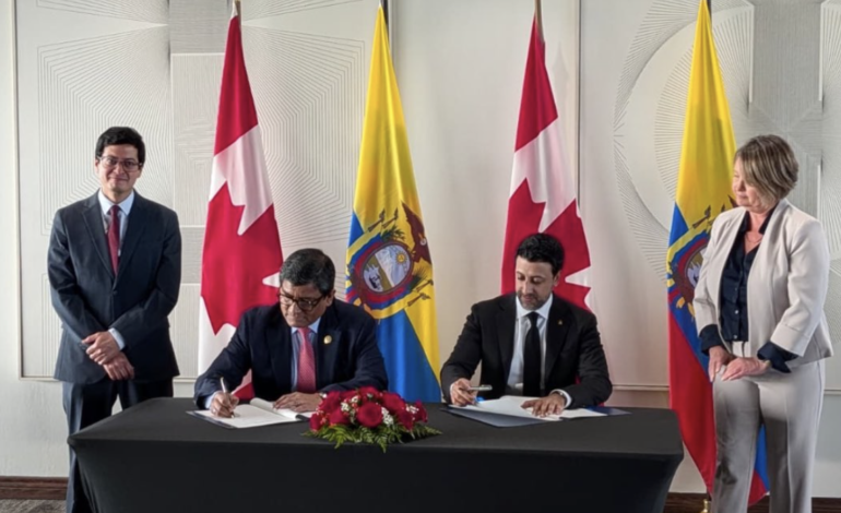 Ecuador y Canadá firman Tratado de Libre Comercio