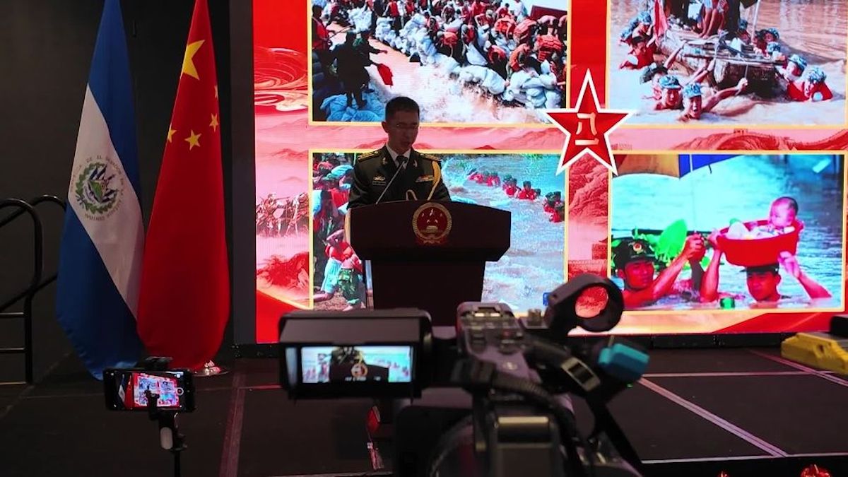 Comunidad china en Chile envía ayuda humanitaria para damnificados por fuertes lluvias en el norte del país