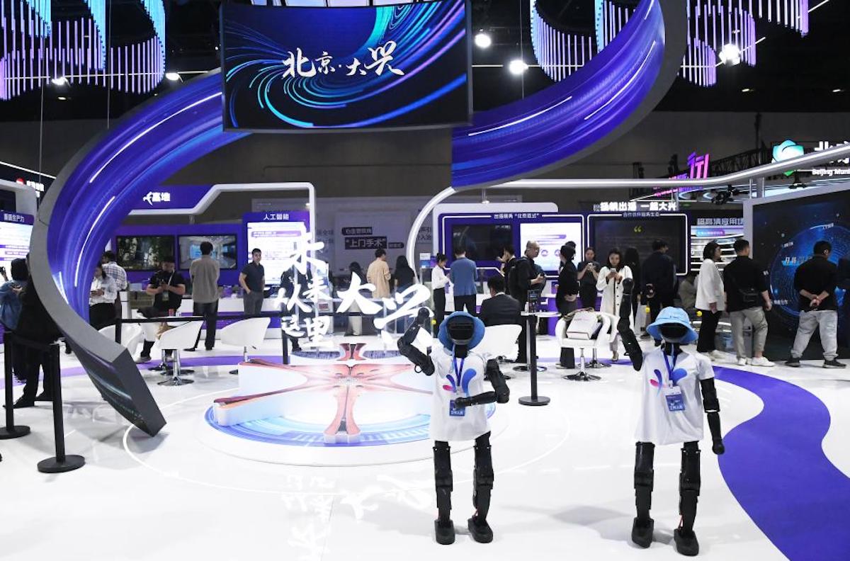 China planea incorporar 12 nuevas profesiones impulsadas por industrias emergentes