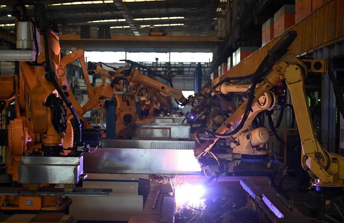 Producción industrial de China crece 5,3% en primeros siete meses de 2026