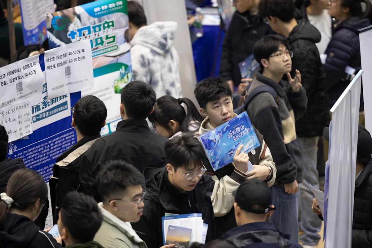 Mercado laboral de China se mantiene estable en general en enero-julio