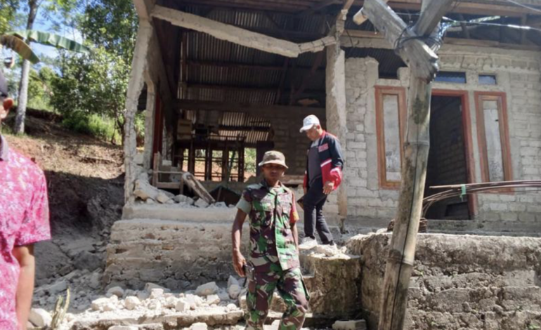  Indonesia reporta 47 muertos y 5.000 evacuados por terremoto