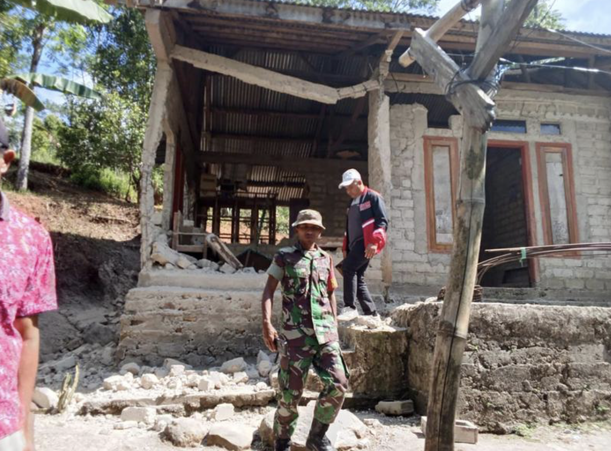 Indonesia reporta 47 muertos y 5.000 evacuados por terremoto