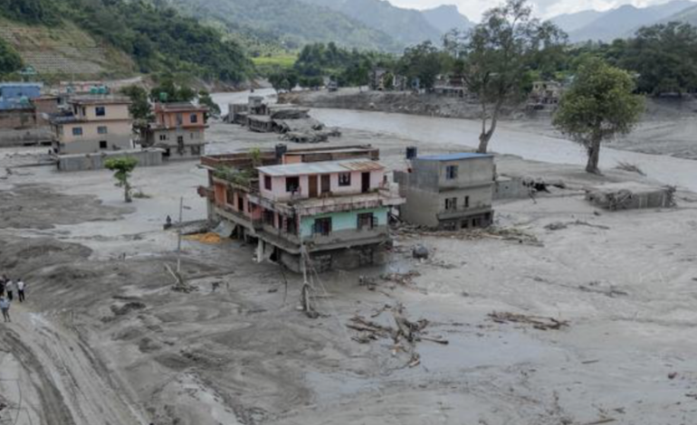  Imágenes de la avalancha de lodo en Nepal