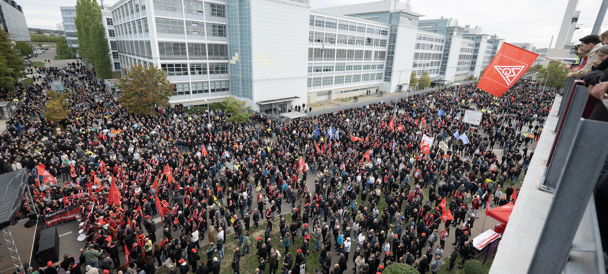 Trabajadores alemanes protestan contra recortes en industria automotriz