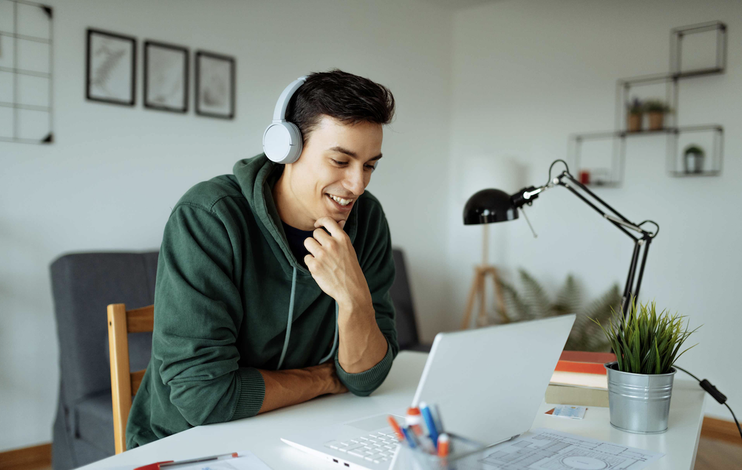  ¡Últimos días! Lanzan 50 becas para estudiar maestrías online en España con hasta el 100 % de cobertura