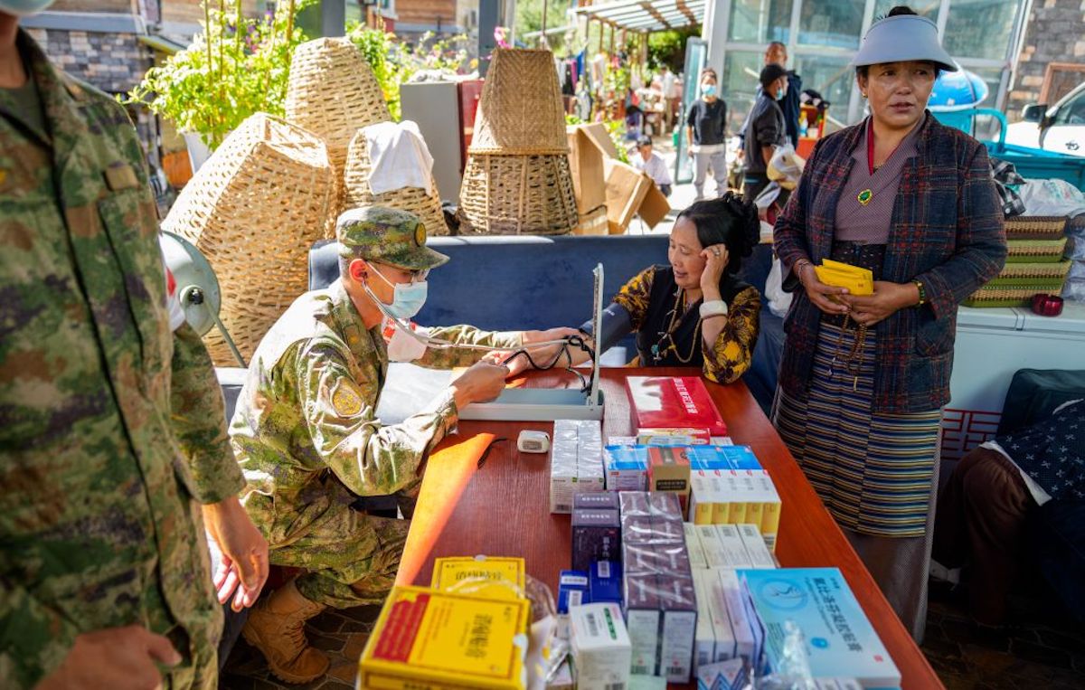 China prepara tercer lote de suministros de socorro para Nepal