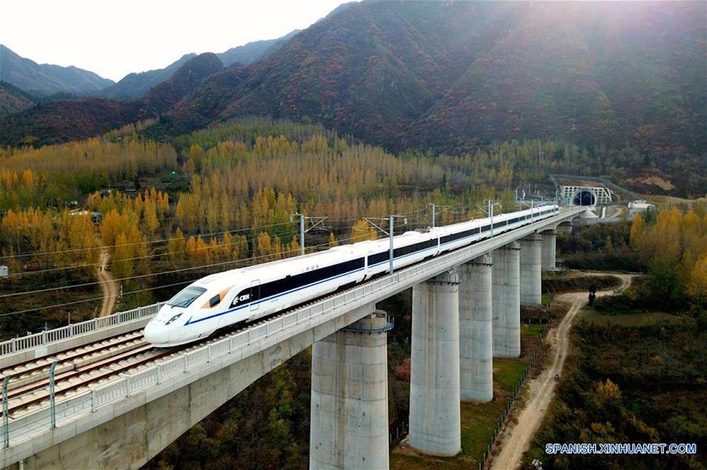  Inaugurada línea ferroviaria de alta velocidad que atraviesa la región montañosa del centro de China