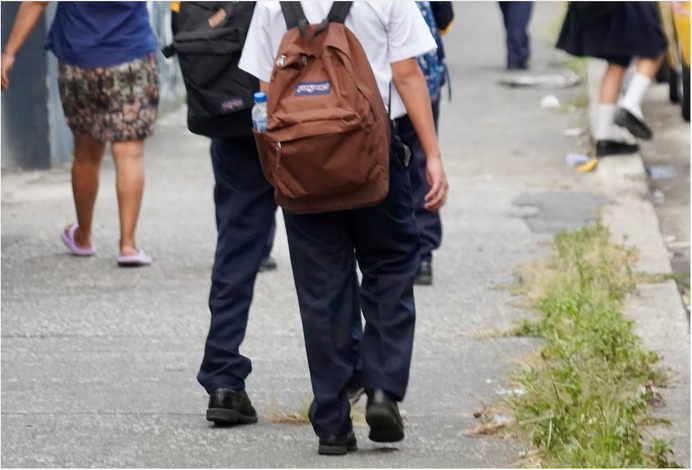  El 70 % de estudiantes ecuatorianos ya usa IA para aprender: PISA revela el nuevo reto de las aulas
