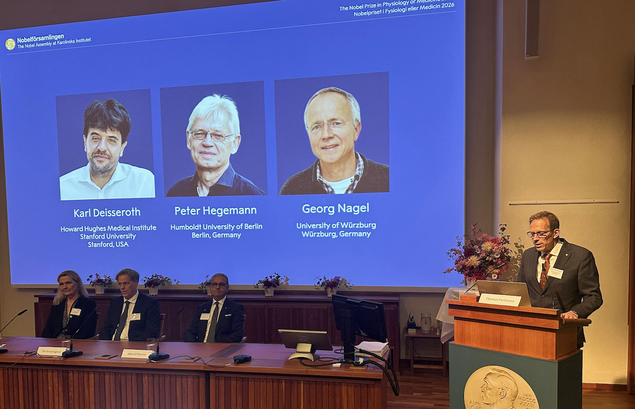 Premio Nobel de Medicina a dúo alemán y a estadounidense por optogenética