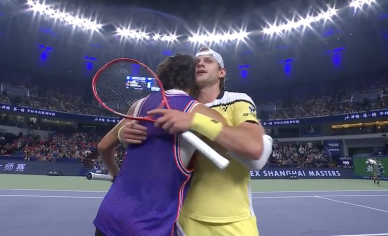  Shanghái Masters: Zizou Bergs elimina a Carlos Alcaraz y asegura el número uno mundial de Zverev en 2026