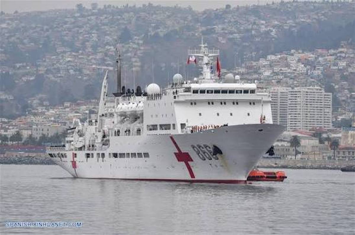 Buque hospital de Armada de China llega a Costa de Marfil en misión médica
