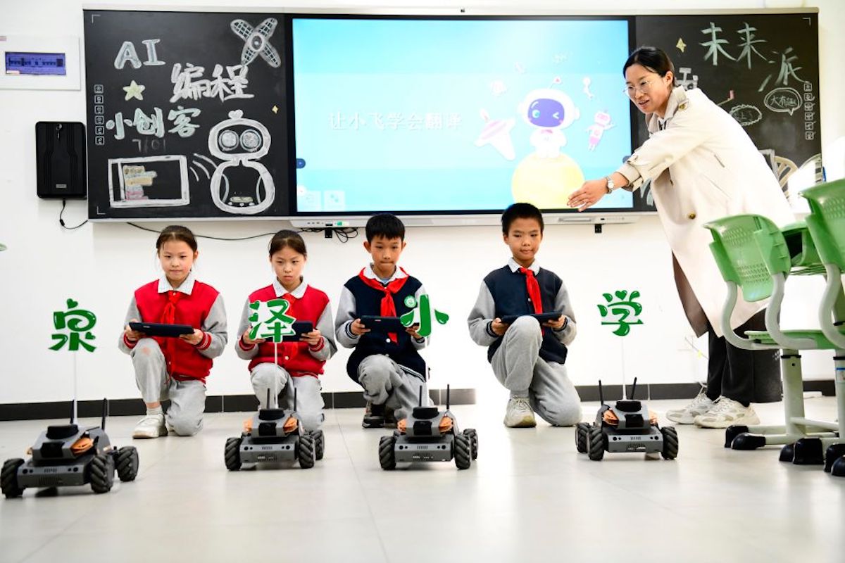 Empresa china Huawei y universidades bolivianas impulsan formación de talento para la economía digital