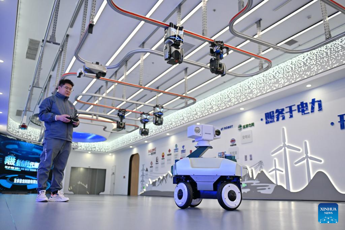China da la bienvenida a más países para explorar vías de cooperación en desarrollo de capacidades de IA