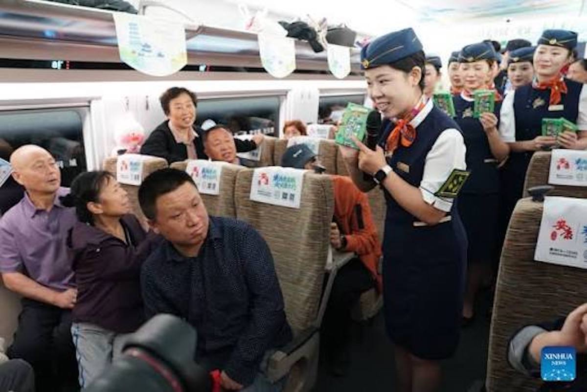 Línea de metro de mayor extensión de China entra en pleno funcionamiento en Wuhan