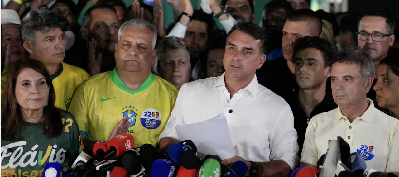 Brasil podría solicitar la búsqueda internacional de Flávio Bolsonaro, afirma jurista