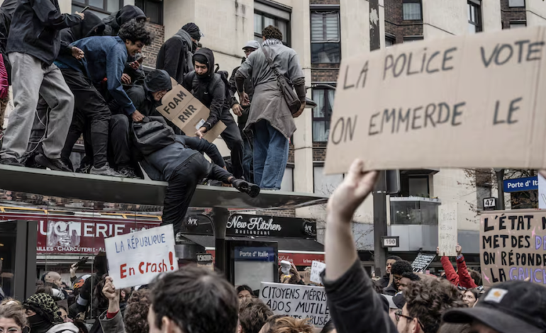  Medio millón de personas mantiene el pulso a Macron en toda Francia pese al despliegue policial