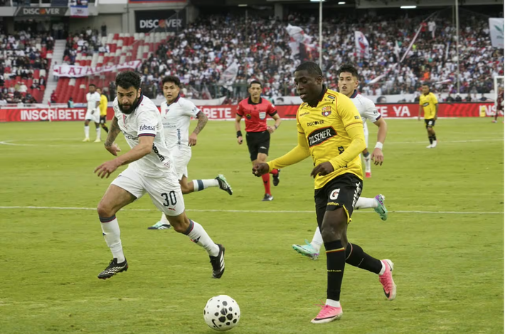  Liga de Quito remonta ante Barcelona SC en Casa Blanca y escala al tercer puesto de la LigaPro 2026