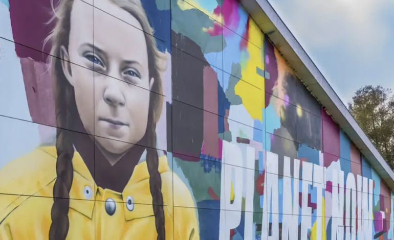  Greta Thunberg se suma a las protestas estudiantiles en Francia