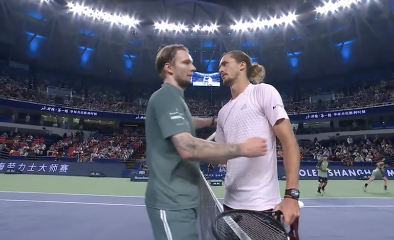  Masters Shanghái: Zverev sobrevive a cuatro puntos de set, supera una lesión y vence a Bublik.